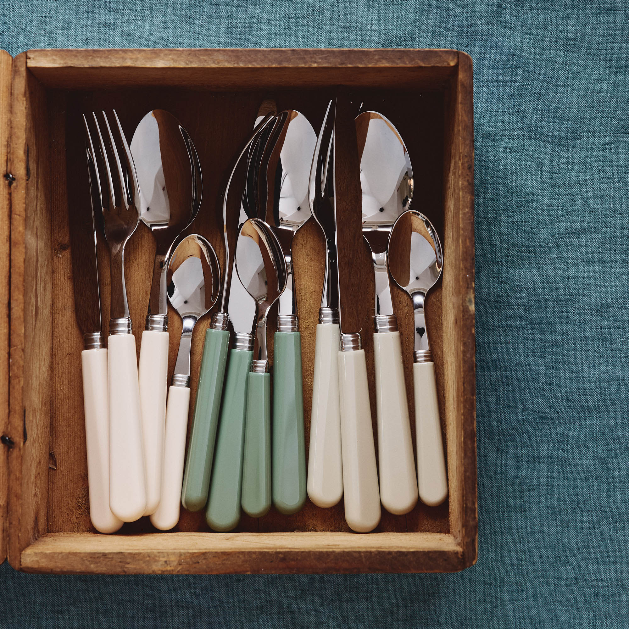 Pop 4 Piece Cutlery Set in Asparagus